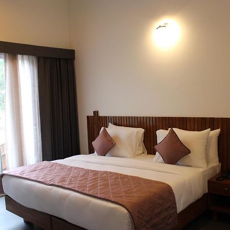 Mango Leaf Lake Resort Malkhed Eksteriør bilde