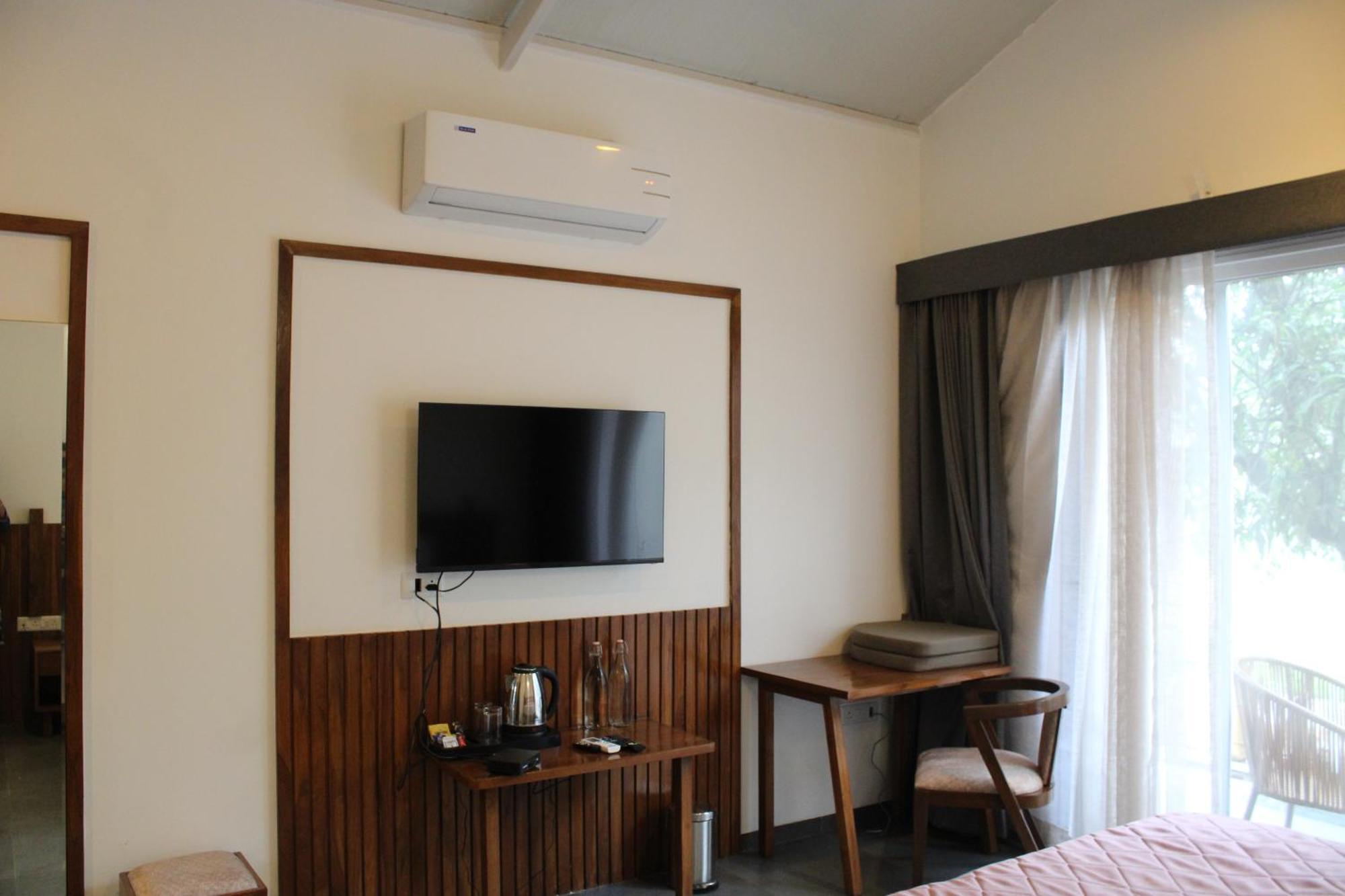 Mango Leaf Lake Resort Malkhed Eksteriør bilde